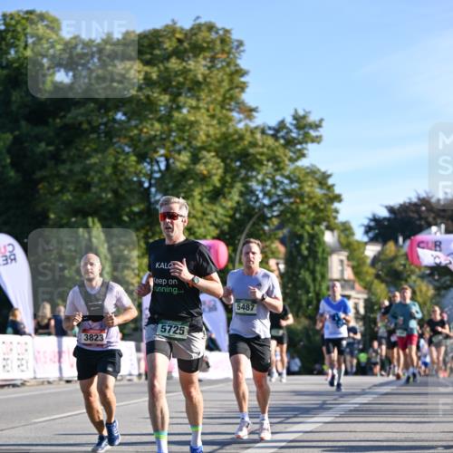 07.09.2025 - BARMER Alsterlauf Dr. Thomas Lammeyer http://msf.ph/oto/8708162 07.09.2025 09:29:58 Laufen 3823, 5725, 5487 meine-sportfotos.de