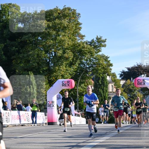 07.09.2025 - BARMER Alsterlauf Dr. Thomas Lammeyer http://msf.ph/oto/8708176 07.09.2025 09:30:00 Laufen 5606, 3767, 554, 015, 2921 meine-sportfotos.de