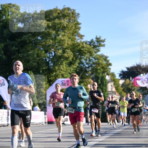 07.09.2025 - BARMER Alsterlauf Dr. Thomas Lammeyer http://msf.ph/oto/8708191 07.09.2025 09:30:02 Laufen 2027, 3728, 5606, 2921 meine-sportfotos.de