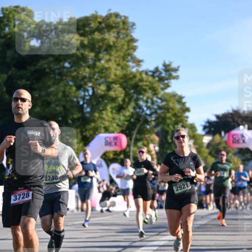 07.09.2025 - BARMER Alsterlauf Dr. Thomas Lammeyer http://msf.ph/oto/8708210 07.09.2025 09:30:05 Laufen 3728, 2240, 2921 meine-sportfotos.de