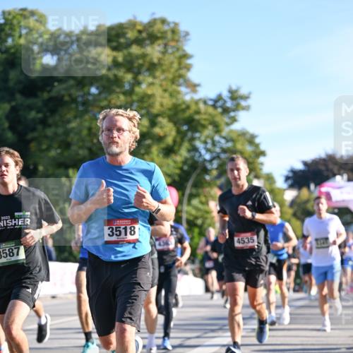 07.09.2025 - BARMER Alsterlauf Dr. Thomas Lammeyer http://msf.ph/oto/8708265 07.09.2025 09:30:14 Laufen 2022, 70, 3, 3587, 36, 3518, 4535 meine-sportfotos.de