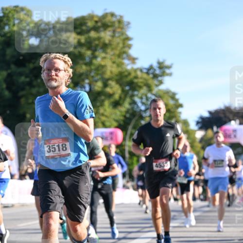 07.09.2025 - BARMER Alsterlauf Dr. Thomas Lammeyer http://msf.ph/oto/8708267 07.09.2025 09:30:15 Laufen 135, 3518, 4535, 1741 meine-sportfotos.de