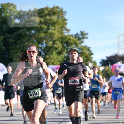 07.09.2025 - BARMER Alsterlauf Dr. Thomas Lammeyer http://msf.ph/oto/8708303 07.09.2025 09:30:20 Laufen 6107, 3588 meine-sportfotos.de