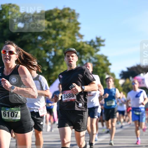 07.09.2025 - BARMER Alsterlauf Dr. Thomas Lammeyer http://msf.ph/oto/8708306 07.09.2025 09:30:21 Laufen 6107, 58, 3588 meine-sportfotos.de