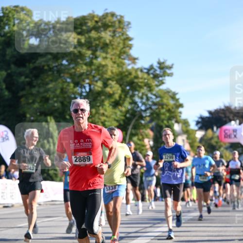 07.09.2025 - BARMER Alsterlauf Dr. Thomas Lammeyer http://msf.ph/oto/8708374 07.09.2025 09:30:34 Laufen 2889, 5338, 3299 meine-sportfotos.de