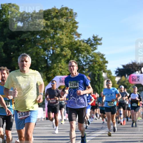 07.09.2025 - BARMER Alsterlauf Dr. Thomas Lammeyer http://msf.ph/oto/8708382 07.09.2025 09:30:35 Laufen 5338, 3299, 5905 meine-sportfotos.de
