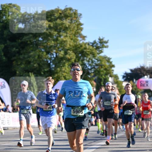 07.09.2025 - BARMER Alsterlauf Dr. Thomas Lammeyer http://msf.ph/oto/8708396 07.09.2025 09:30:38 Laufen 5, 95, 5905, 5351, 5553 meine-sportfotos.de