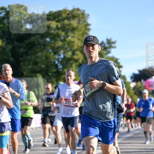 07.09.2025 - BARMER Alsterlauf Dr. Thomas Lammeyer http://msf.ph/oto/8708610 07.09.2025 09:31:15 Laufen 625 meine-sportfotos.de