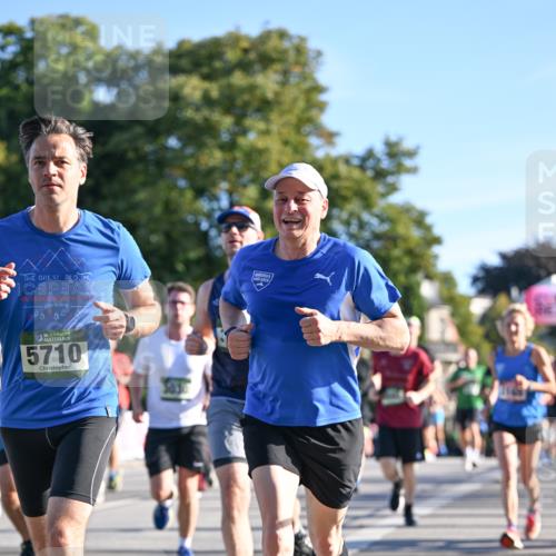 07.09.2025 - BARMER Alsterlauf Dr. Thomas Lammeyer http://msf.ph/oto/8708629 07.09.2025 09:31:19 Laufen 1906, 36, 5710 meine-sportfotos.de