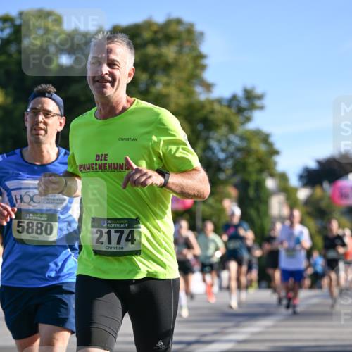 07.09.2025 - BARMER Alsterlauf Dr. Thomas Lammeyer http://msf.ph/oto/8708680 07.09.2025 09:31:27 Laufen 5880, 36, 2174 meine-sportfotos.de