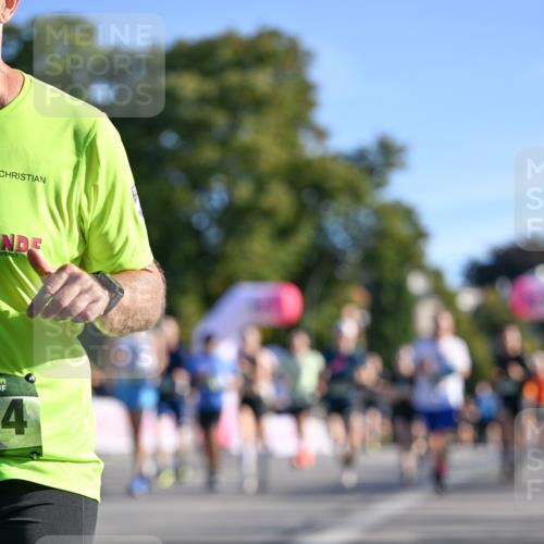 07.09.2025 - BARMER Alsterlauf Dr. Thomas Lammeyer http://msf.ph/oto/8708684 07.09.2025 09:31:28 Laufen 4, 8 meine-sportfotos.de