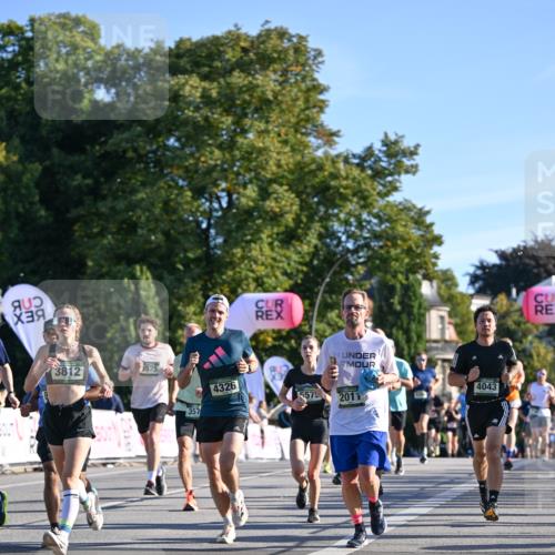 07.09.2025 - BARMER Alsterlauf Dr. Thomas Lammeyer http://msf.ph/oto/8708693 07.09.2025 09:31:30 Laufen 3812, 525, 357, 4326, 4043, 5575, 2011 meine-sportfotos.de