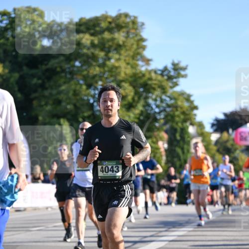 07.09.2025 - BARMER Alsterlauf Dr. Thomas Lammeyer http://msf.ph/oto/8708711 07.09.2025 09:31:33 Laufen 17, 136, 4043 meine-sportfotos.de