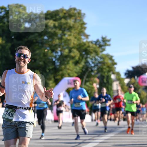 07.09.2025 - BARMER Alsterlauf Dr. Thomas Lammeyer http://msf.ph/oto/8708749 07.09.2025 09:31:39 Laufen 3749 meine-sportfotos.de