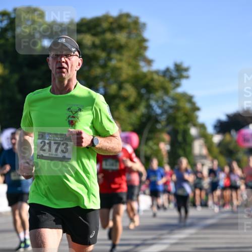 07.09.2025 - BARMER Alsterlauf Dr. Thomas Lammeyer http://msf.ph/oto/8708764 07.09.2025 09:31:43 Laufen 136, 2173, 554 meine-sportfotos.de