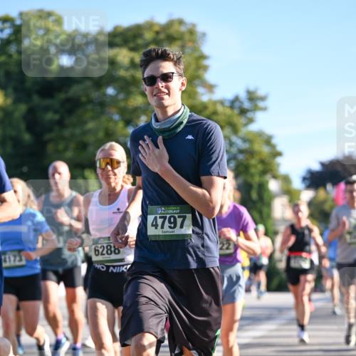 07.09.2025 - BARMER Alsterlauf Dr. Thomas Lammeyer http://msf.ph/oto/8708810 07.09.2025 09:31:51 Laufen 4173, 6288, 36, 4797, 22 meine-sportfotos.de