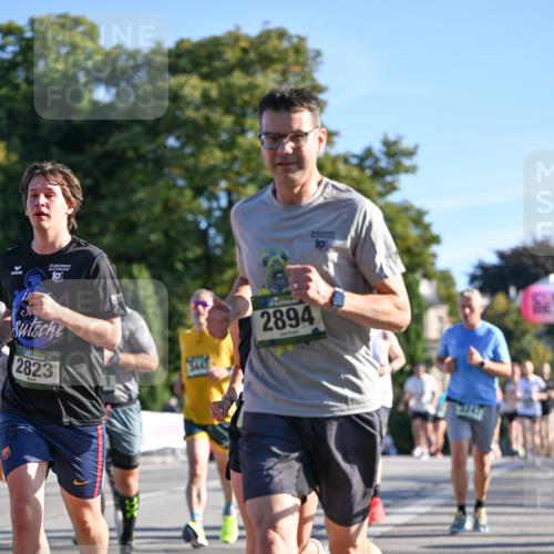 07.09.2025 - BARMER Alsterlauf Dr. Thomas Lammeyer http://msf.ph/oto/8708826 07.09.2025 09:31:53 Laufen 29, 10, 2823, 3447, 2894, 5247 meine-sportfotos.de