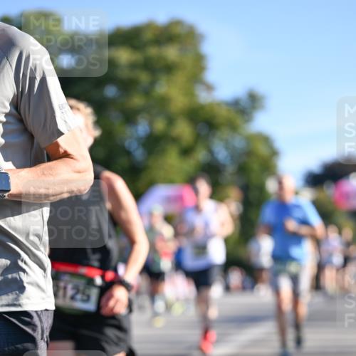07.09.2025 - BARMER Alsterlauf Dr. Thomas Lammeyer http://msf.ph/oto/8708831 07.09.2025 09:31:54 Laufen 125 meine-sportfotos.de