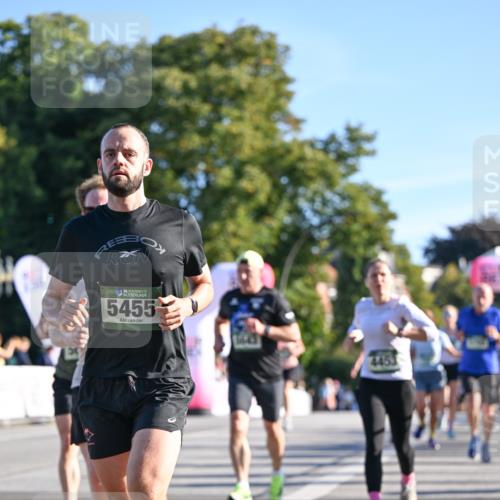 07.09.2025 - BARMER Alsterlauf Dr. Thomas Lammeyer http://msf.ph/oto/8708884 07.09.2025 09:32:03 Laufen 1836, 5455, 4453 meine-sportfotos.de