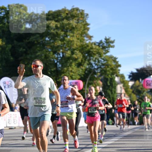 07.09.2025 - BARMER Alsterlauf Dr. Thomas Lammeyer http://msf.ph/oto/8708986 07.09.2025 09:32:18 Laufen 5886, 4249, 4267 meine-sportfotos.de