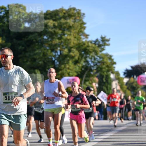 07.09.2025 - BARMER Alsterlauf Dr. Thomas Lammeyer http://msf.ph/oto/8708990 07.09.2025 09:32:19 Laufen 36, 5886, 4249, 420 meine-sportfotos.de