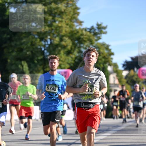 07.09.2025 - BARMER Alsterlauf Dr. Thomas Lammeyer http://msf.ph/oto/8709073 07.09.2025 09:32:39 Laufen 5742, 43 meine-sportfotos.de