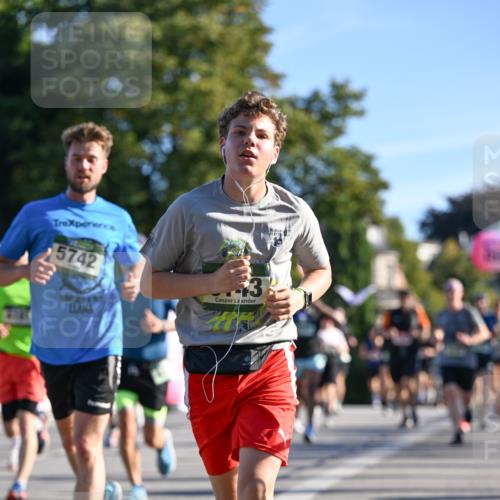 07.09.2025 - BARMER Alsterlauf Dr. Thomas Lammeyer http://msf.ph/oto/8709078 07.09.2025 09:32:39 Laufen 5742, 13 meine-sportfotos.de