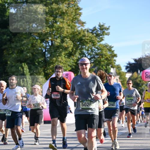 07.09.2025 - BARMER Alsterlauf Dr. Thomas Lammeyer http://msf.ph/oto/8709103 07.09.2025 09:32:43 Laufen 512830, 2920, 3599, 5026, 290, 3948, 560 meine-sportfotos.de