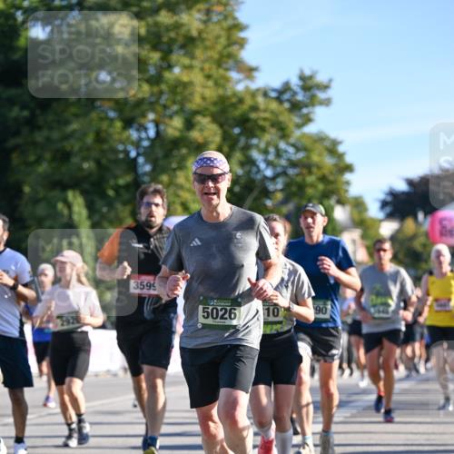 07.09.2025 - BARMER Alsterlauf Dr. Thomas Lammeyer http://msf.ph/oto/8709106 07.09.2025 09:32:44 Laufen 3599, 5026, 10, 90 meine-sportfotos.de