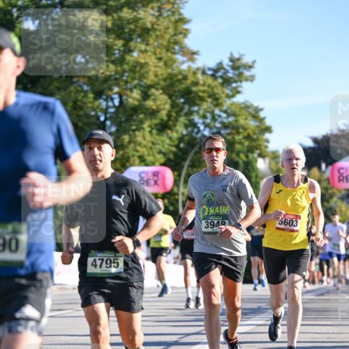 07.09.2025 - BARMER Alsterlauf Dr. Thomas Lammeyer http://msf.ph/oto/8709121 07.09.2025 09:32:46 Laufen 90, 4795, 3948, 5603 meine-sportfotos.de