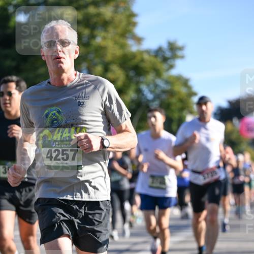 07.09.2025 - BARMER Alsterlauf Dr. Thomas Lammeyer http://msf.ph/oto/8709165 07.09.2025 09:32:53 Laufen 3, 36, 4257, 3725 meine-sportfotos.de