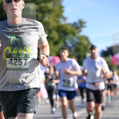 07.09.2025 - BARMER Alsterlauf Dr. Thomas Lammeyer http://msf.ph/oto/8709167 07.09.2025 09:32:53 Laufen 6, 36, 4257, 554 meine-sportfotos.de