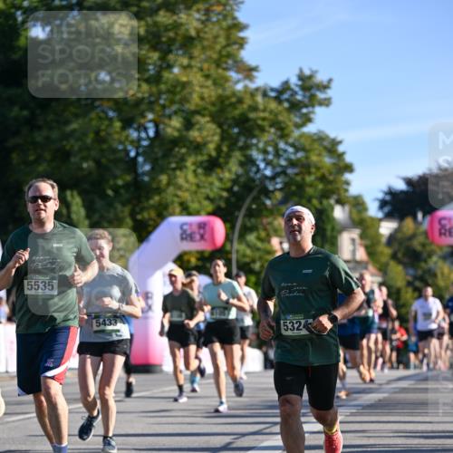 07.09.2025 - BARMER Alsterlauf Dr. Thomas Lammeyer http://msf.ph/oto/8709248 07.09.2025 09:33:07 Laufen 5535, 5433, 5324, 54 meine-sportfotos.de