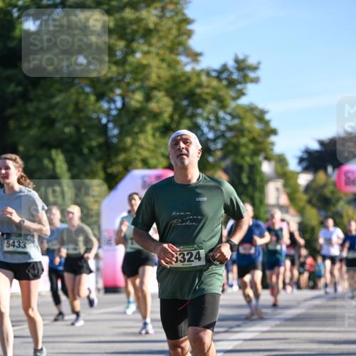 07.09.2025 - BARMER Alsterlauf Dr. Thomas Lammeyer http://msf.ph/oto/8709253 07.09.2025 09:33:08 Laufen 5433, 324 meine-sportfotos.de
