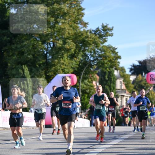 07.09.2025 - BARMER Alsterlauf Dr. Thomas Lammeyer http://msf.ph/oto/8709266 07.09.2025 09:33:10 Laufen 2839, 5462, 827, 4746 meine-sportfotos.de