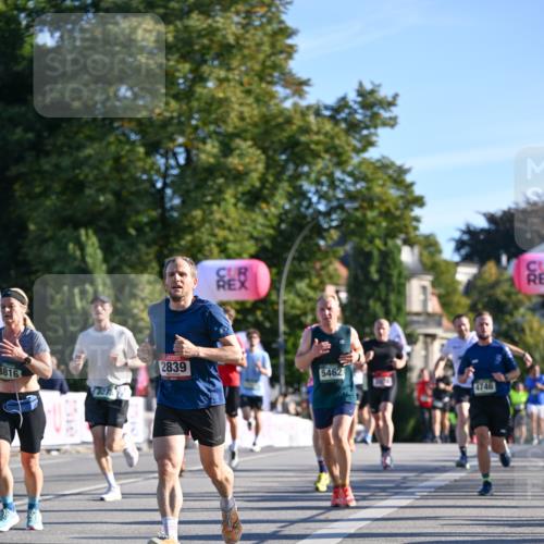 07.09.2025 - BARMER Alsterlauf Dr. Thomas Lammeyer http://msf.ph/oto/8709268 07.09.2025 09:33:10 Laufen 3816, 17278, 2839, 5462, 4746 meine-sportfotos.de