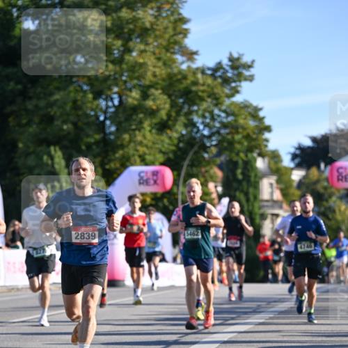 07.09.2025 - BARMER Alsterlauf Dr. Thomas Lammeyer http://msf.ph/oto/8709271 07.09.2025 09:33:11 Laufen 2839, 5462, 4746 meine-sportfotos.de