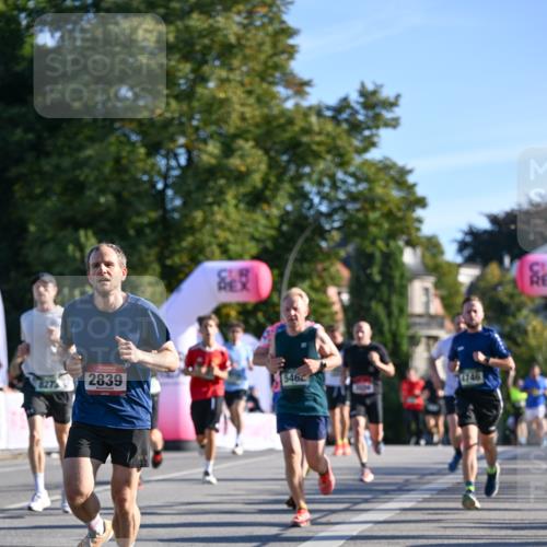 07.09.2025 - BARMER Alsterlauf Dr. Thomas Lammeyer http://msf.ph/oto/8709272 07.09.2025 09:33:11 Laufen 2839, 5462, 4746, 54 meine-sportfotos.de