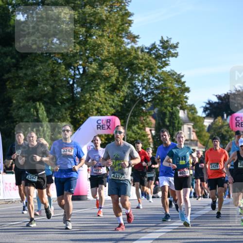 07.09.2025 - BARMER Alsterlauf Dr. Thomas Lammeyer http://msf.ph/oto/8709334 07.09.2025 09:33:21 Laufen 5342, 3242, 202, 5, 2429, 6225, 4337, 5253, 4078, 38 meine-sportfotos.de