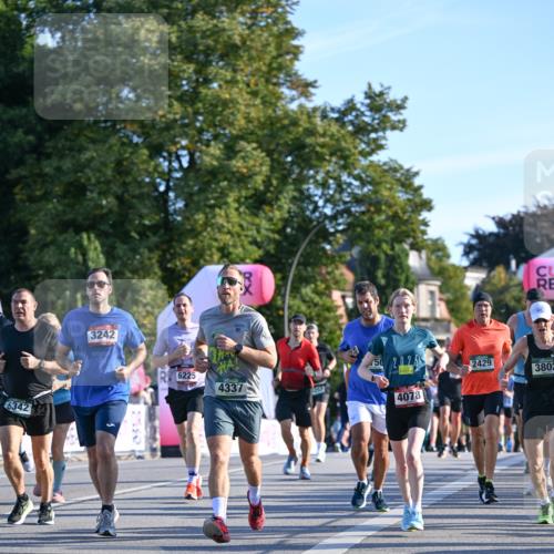 07.09.2025 - BARMER Alsterlauf Dr. Thomas Lammeyer http://msf.ph/oto/8709338 07.09.2025 09:33:22 Laufen 5342, 3242, 6225, 2429, 3802, 4337, 4078 meine-sportfotos.de