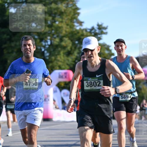 07.09.2025 - BARMER Alsterlauf Dr. Thomas Lammeyer http://msf.ph/oto/8709360 07.09.2025 09:33:25 Laufen 36, 4750, 3802, 3, 5694 meine-sportfotos.de