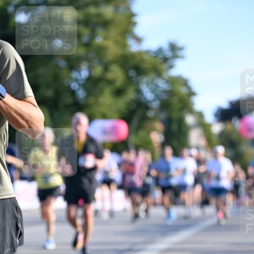 07.09.2025 - BARMER Alsterlauf Dr. Thomas Lammeyer http://msf.ph/oto/8709373 07.09.2025 09:33:28 Laufen 7, 2 meine-sportfotos.de