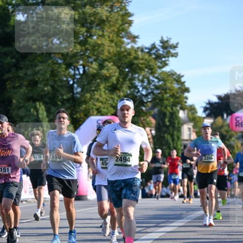 07.09.2025 - BARMER Alsterlauf Dr. Thomas Lammeyer http://msf.ph/oto/8709394 07.09.2025 09:33:32 Laufen 5132, 2150, 2494, 3396, 45, 151 meine-sportfotos.de
