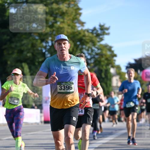 07.09.2025 - BARMER Alsterlauf Dr. Thomas Lammeyer http://msf.ph/oto/8709415 07.09.2025 09:33:35 Laufen 3827, 136, 3396, 54 meine-sportfotos.de