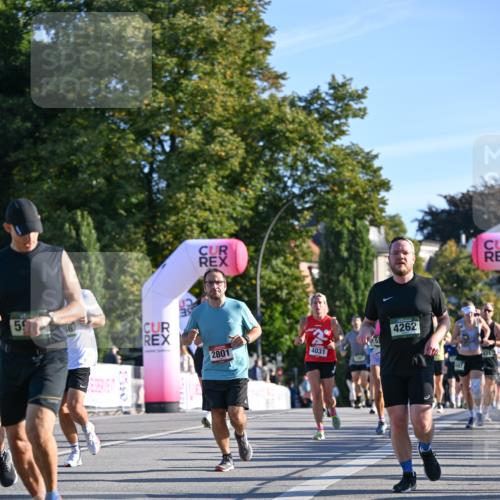 07.09.2025 - BARMER Alsterlauf Dr. Thomas Lammeyer http://msf.ph/oto/8709436 07.09.2025 09:33:39 Laufen 59, 16, 2801, 4031, 4262, 697 meine-sportfotos.de