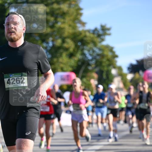 07.09.2025 - BARMER Alsterlauf Dr. Thomas Lammeyer http://msf.ph/oto/8709457 07.09.2025 09:33:42 Laufen 36, 4262 meine-sportfotos.de