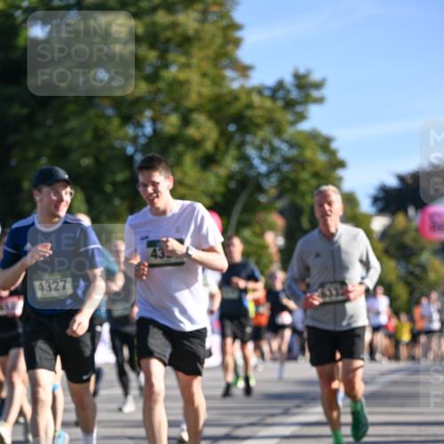 07.09.2025 - BARMER Alsterlauf Dr. Thomas Lammeyer http://msf.ph/oto/8709509 07.09.2025 09:33:52 Laufen 4327 meine-sportfotos.de