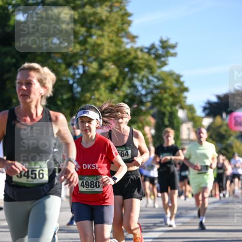 07.09.2025 - BARMER Alsterlauf Dr. Thomas Lammeyer http://msf.ph/oto/8709618 07.09.2025 09:34:11 Laufen 3456, 36, 4980, 64 meine-sportfotos.de