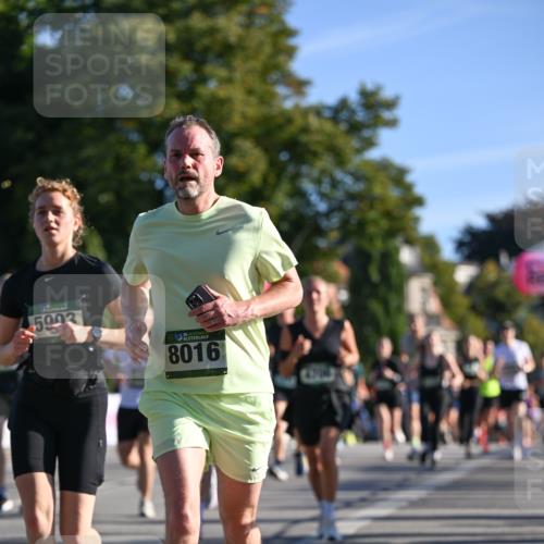 07.09.2025 - BARMER Alsterlauf Dr. Thomas Lammeyer http://msf.ph/oto/8709636 07.09.2025 09:34:14 Laufen 5903, 36, 8016 meine-sportfotos.de