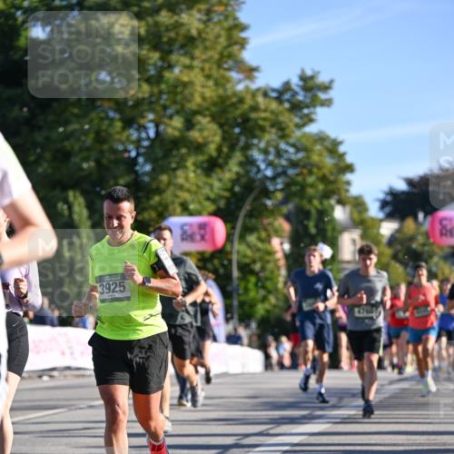 07.09.2025 - BARMER Alsterlauf Dr. Thomas Lammeyer http://msf.ph/oto/8709681 07.09.2025 09:34:22 Laufen 3925 meine-sportfotos.de